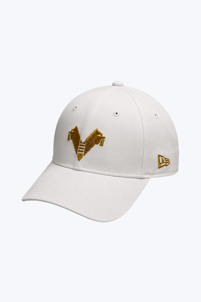 New Era cap bianco con ricamo oro